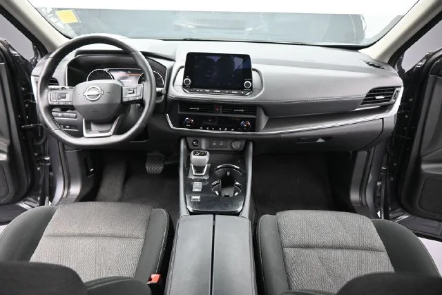 Used 2026 Gray Nissan SV image 27