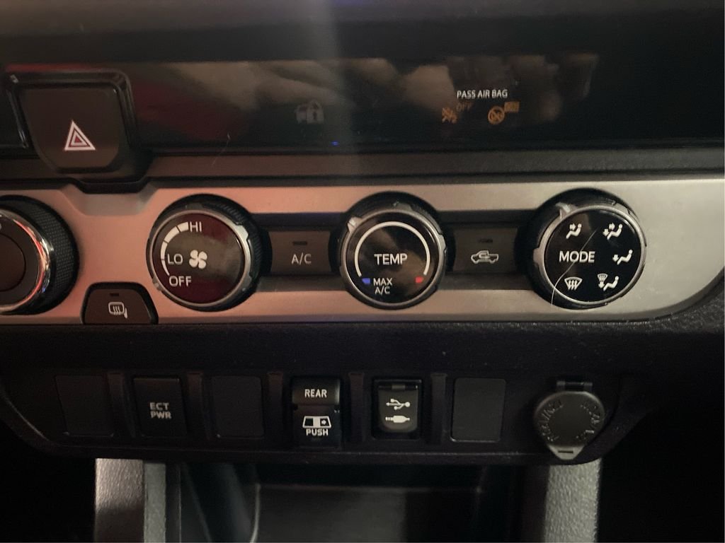 Used 2018 Black Toyota SR5 image 25