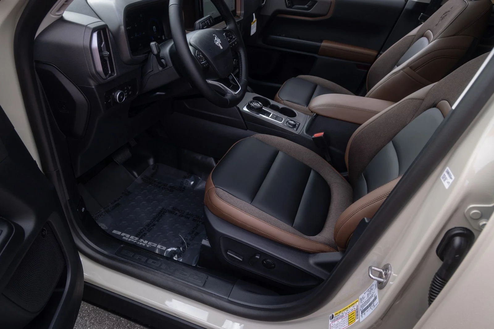 New 2025 Desert Sand Ford Outer Banks® image 17