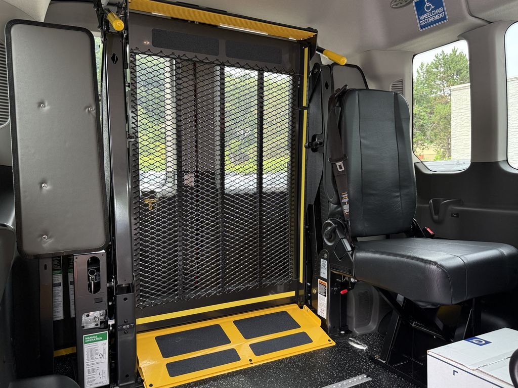 New 2026 Oxford White Ford Passenger Van XL image 13