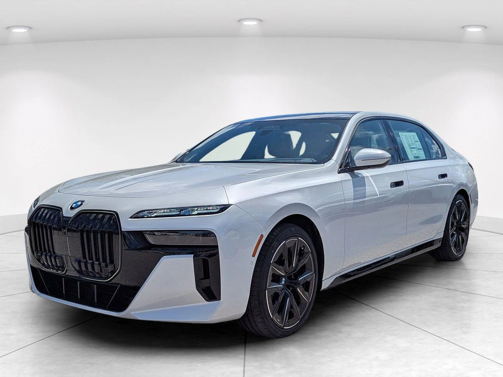 New 2026 Mineral White Metallic BMW 760i xDrive image 7