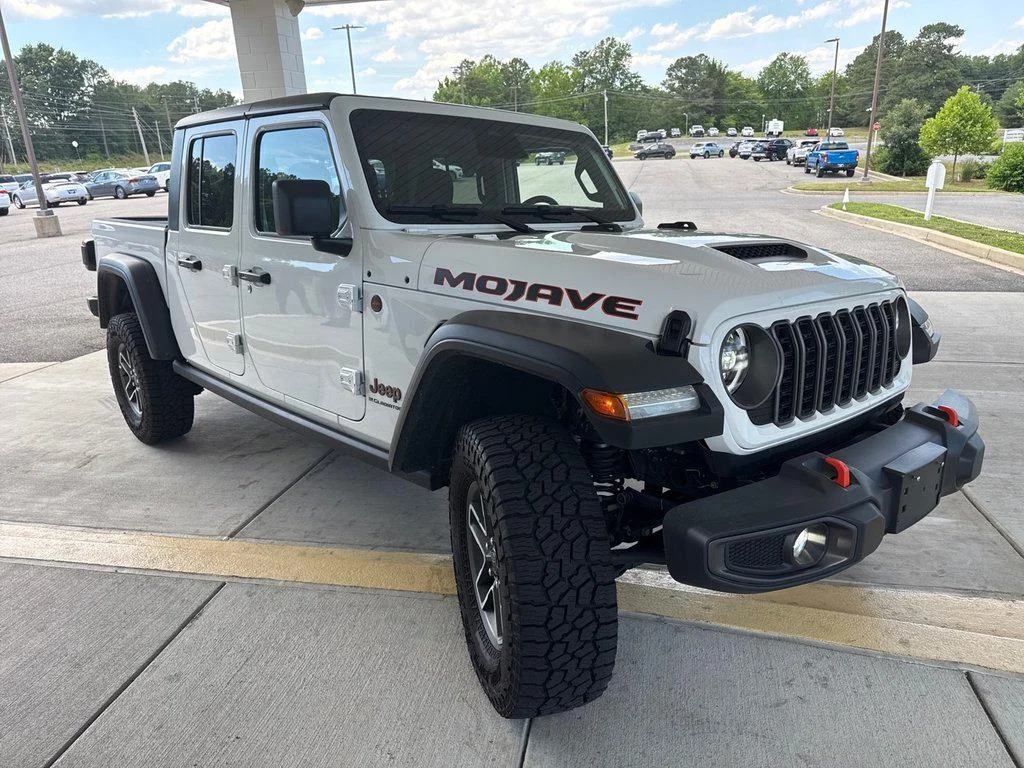 Used 2026 Bright White Clearcoat Jeep Mojave 4x4 image 3