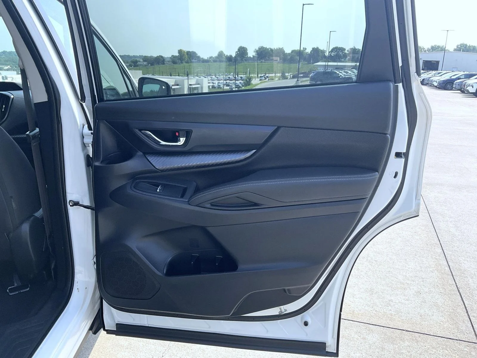 Used 2022 White Subaru Onyx Edition image 23