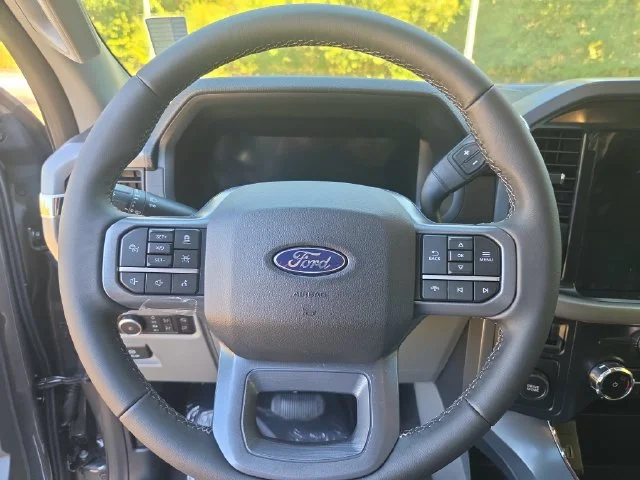 New 2026 Carbonized Gray Metallic Ford XLT image 46
