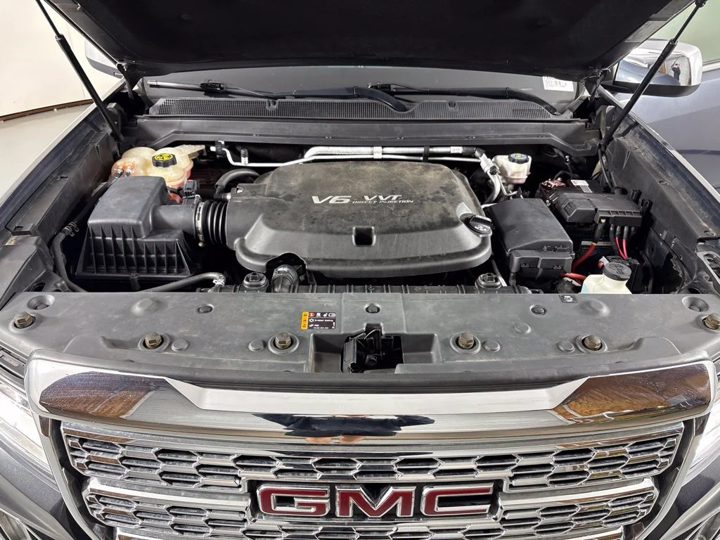 Certified Used 2021 HUNTER METALLIC GMC 4WD Denali image 43