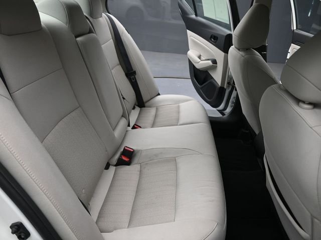 Used 2025 White Nissan 2.5 SV image 16