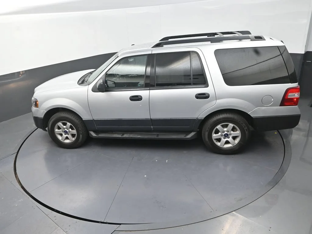 Used 2017 Silver Ford XL image 16