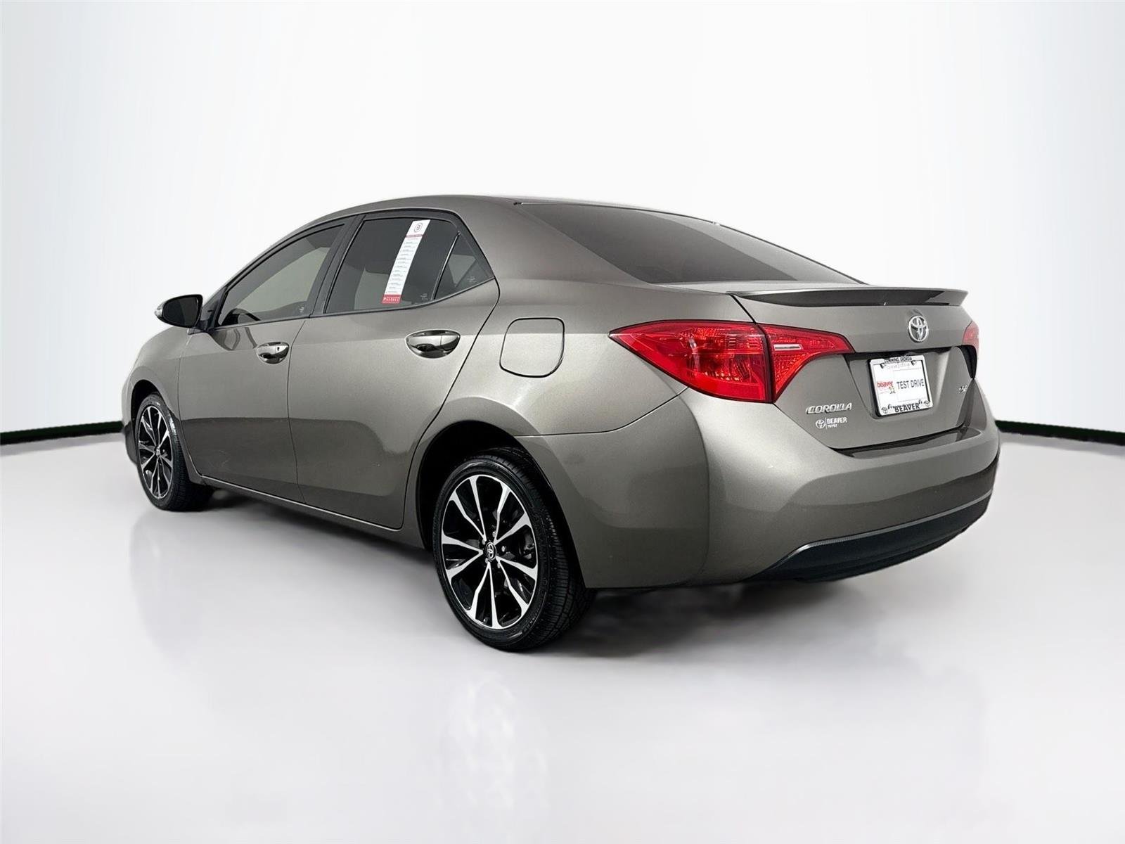 Used 2017 Falcon Gray Metallic Toyota SE image 11