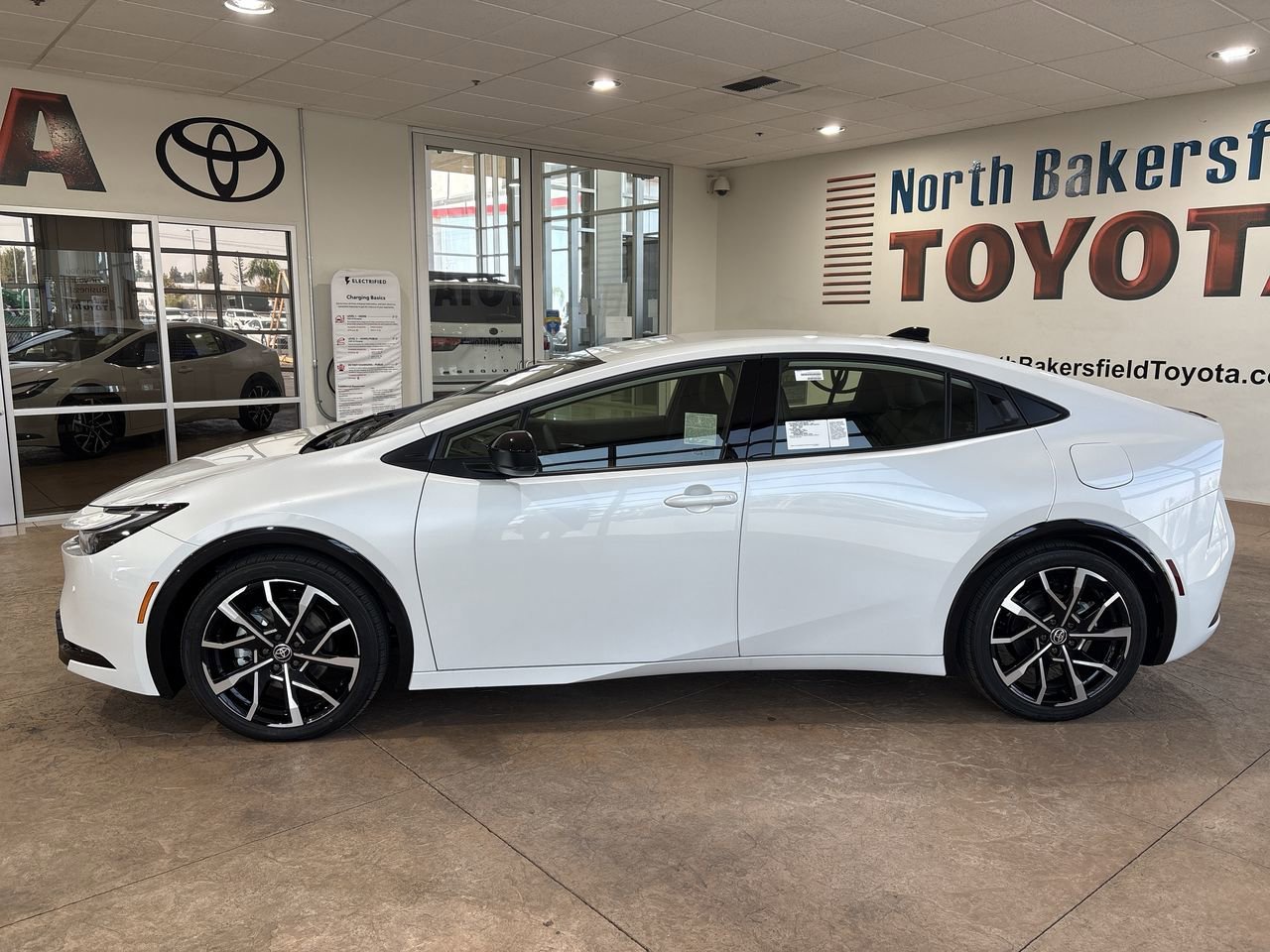 2026 Toyota Prius Plug-in Hybrid XSE - Photo 7