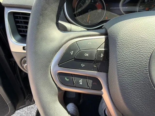 Used 2021 Black Jeep Latitude Lux image 5