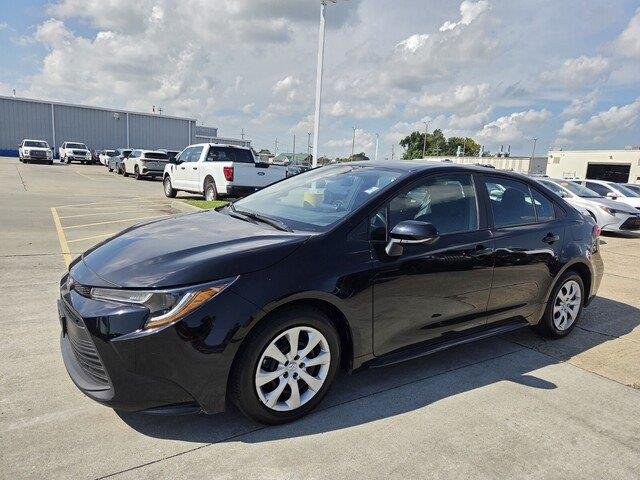 Used 2025 BLACK Toyota LE image 9