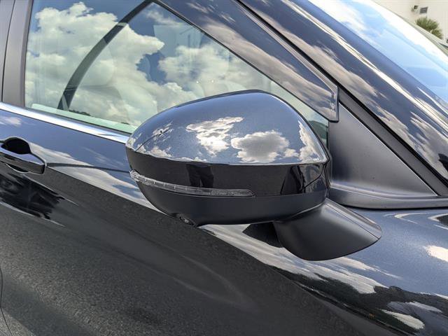Used 2025 Black Diamond Mitsubishi SE image 12