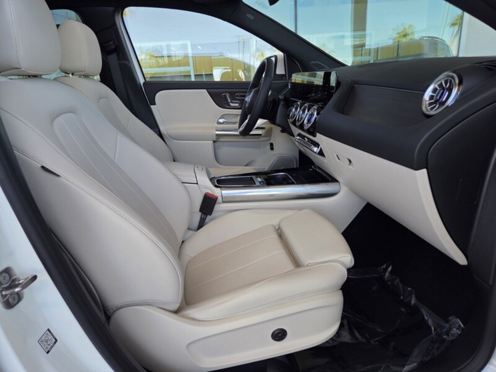 Certified Used 2026 Polar White Mercedes-Benz GLA 250 image 19