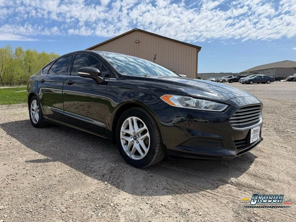 2015 Ford Fusion SE FWD's photo