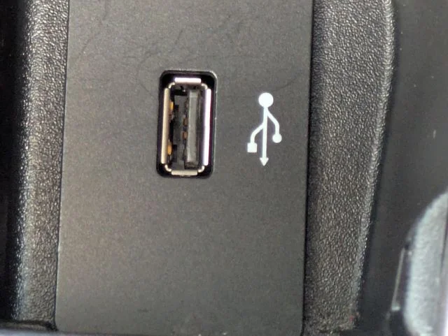 Used 2016 Magnetic Metallic Ford SEL image 21