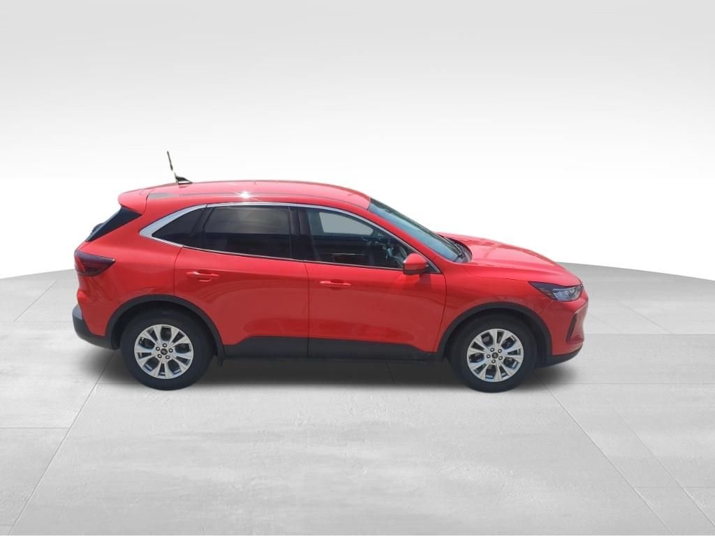 Used 2024 Red Ford Active image 7