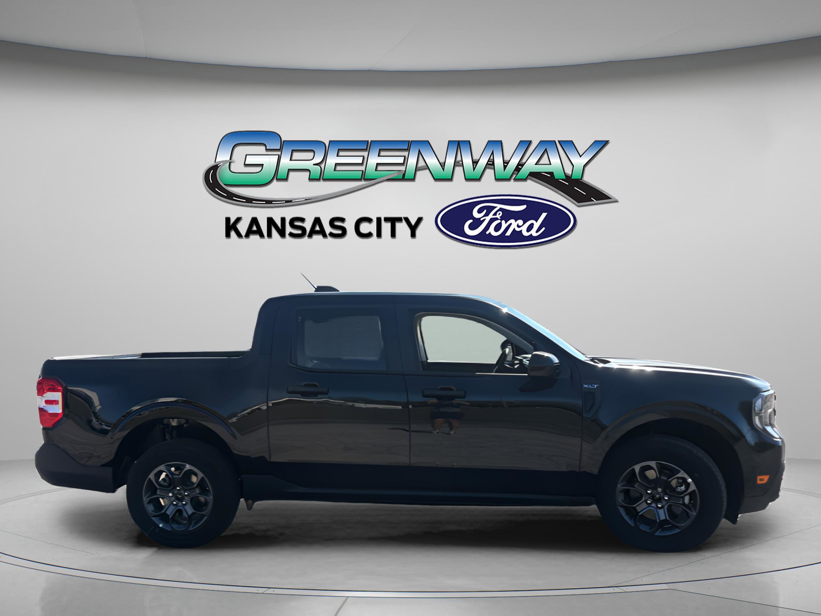 New 2026 Shadow Black Ford XLT image 9