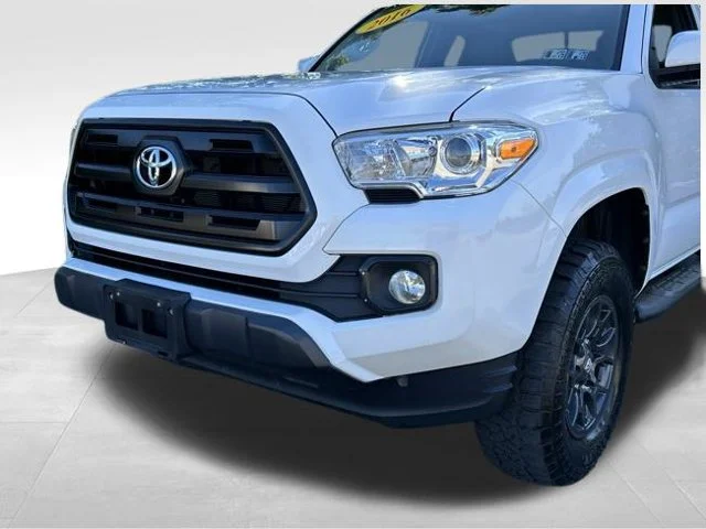 Used 2016 White Toyota SR image 9
