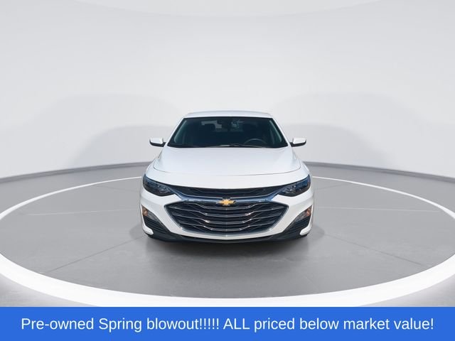 Used 2025 White Chevrolet LT image 3