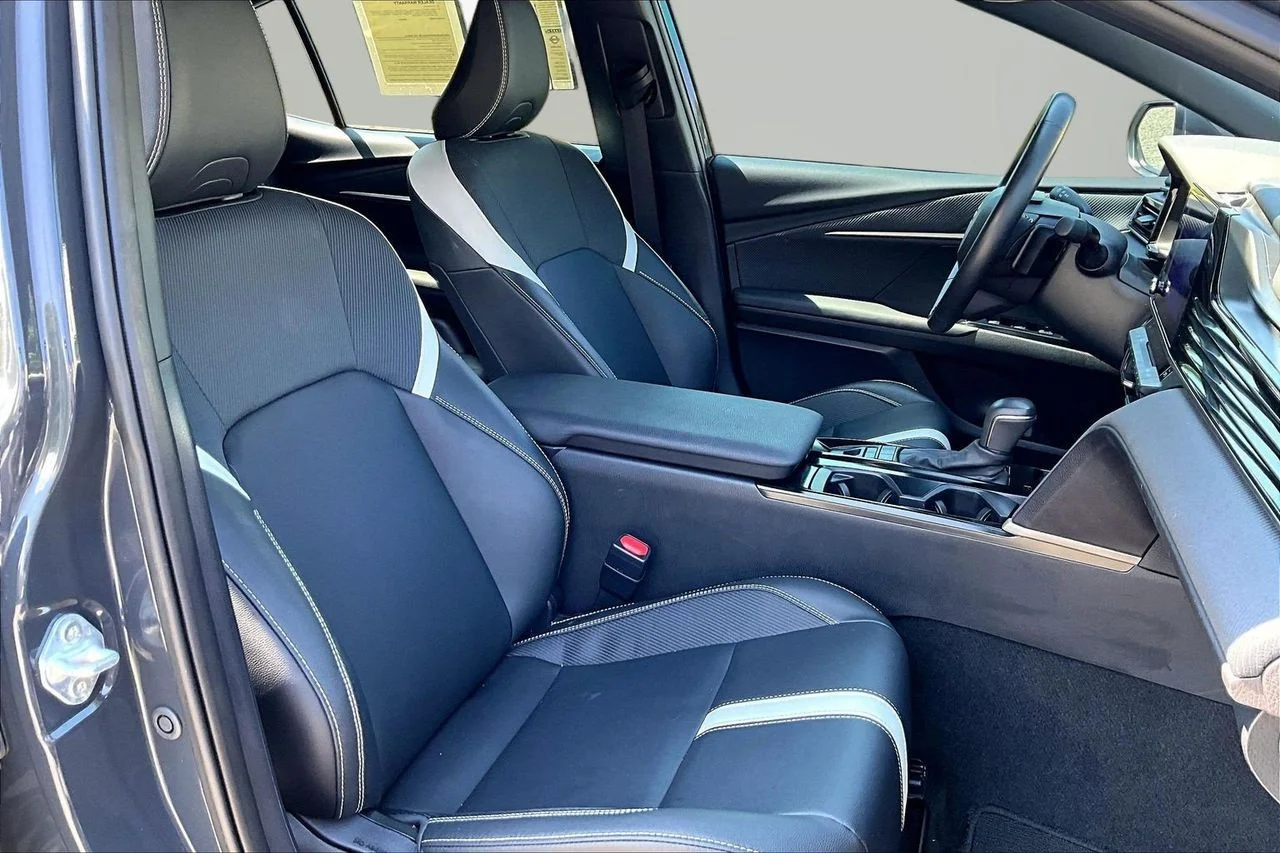 Used 2025  Toyota SE image 22