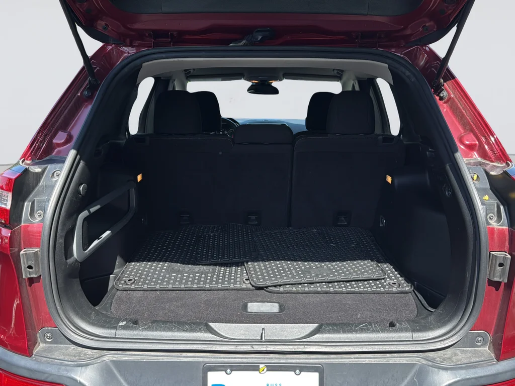 Used 2017 Red Jeep Latitude image 31