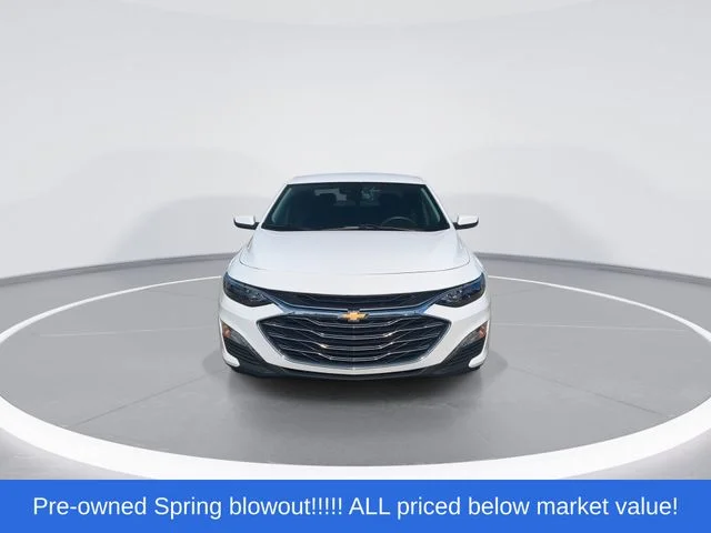Used 2025 White Chevrolet LT image 3