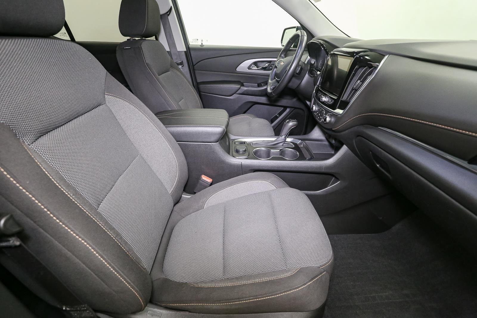 Used 2020 Graphite Metallic Chevrolet LT Cloth image 19