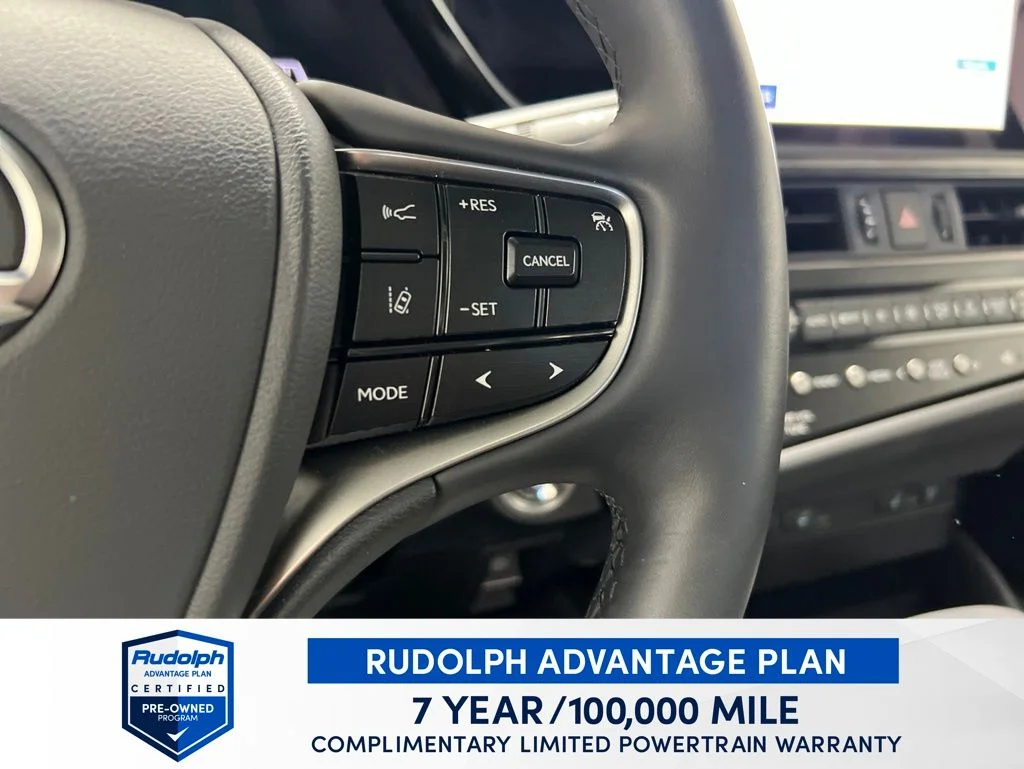 Used 2025 White Lexus 300h image 33