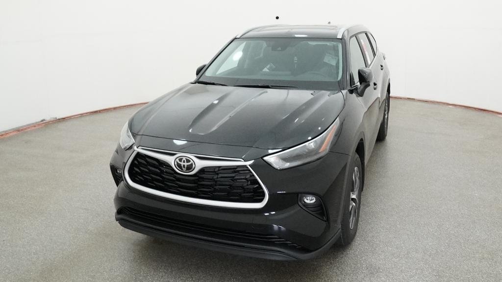New 2026 Midnight Black Metallic Toyota XLE image 20