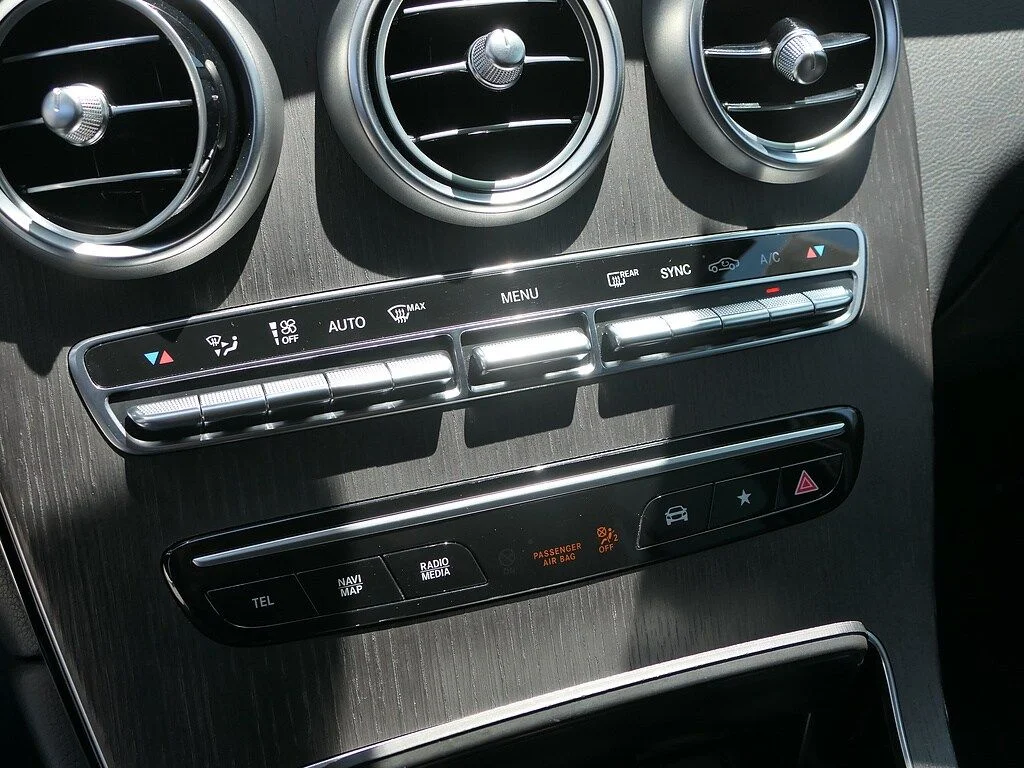 Used 2022 Gray Mercedes-Benz GLC 300 image 22