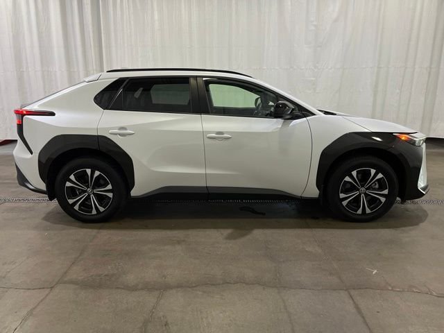 Used 2023 Beige Toyota XLE image 3