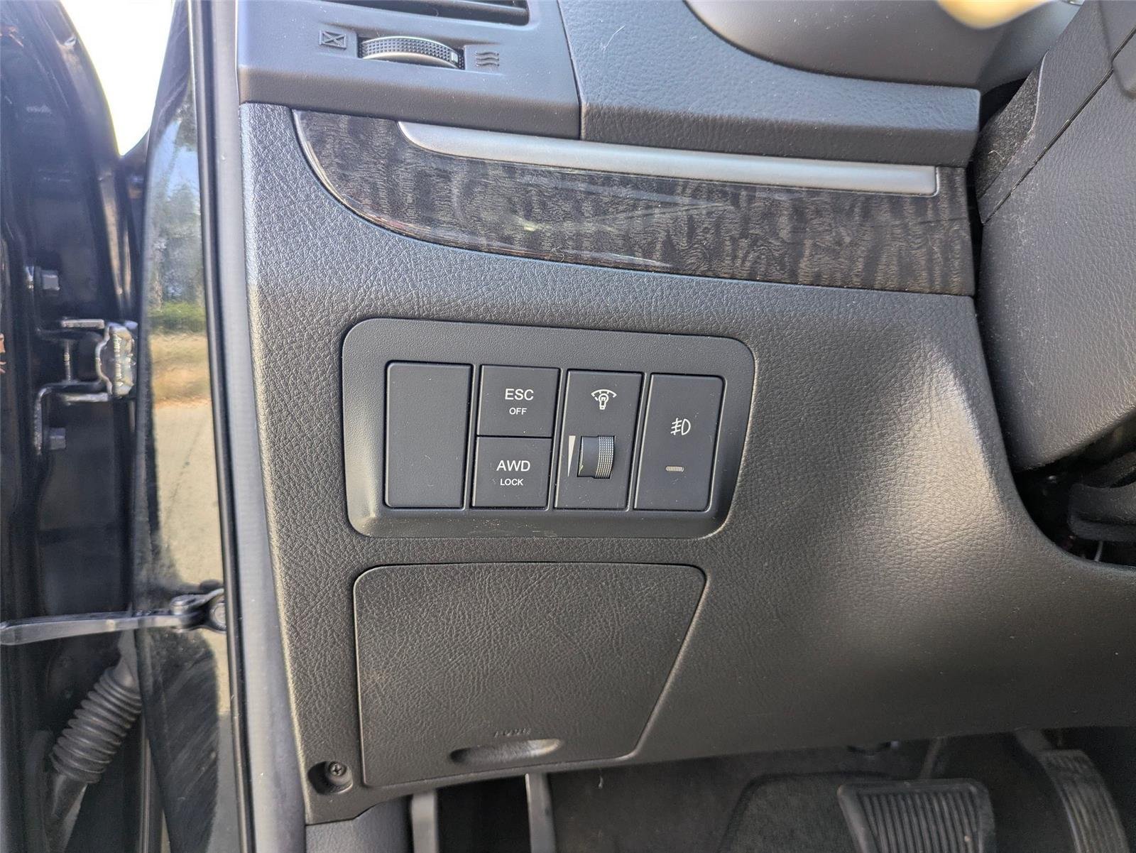 Used 2009 Ebony Black Hyundai Limited image 16