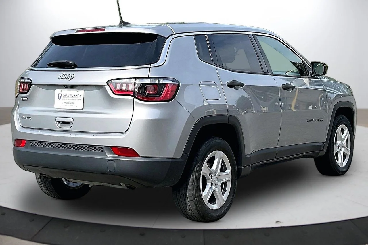 Used 2023 Silver Jeep Sport image 9
