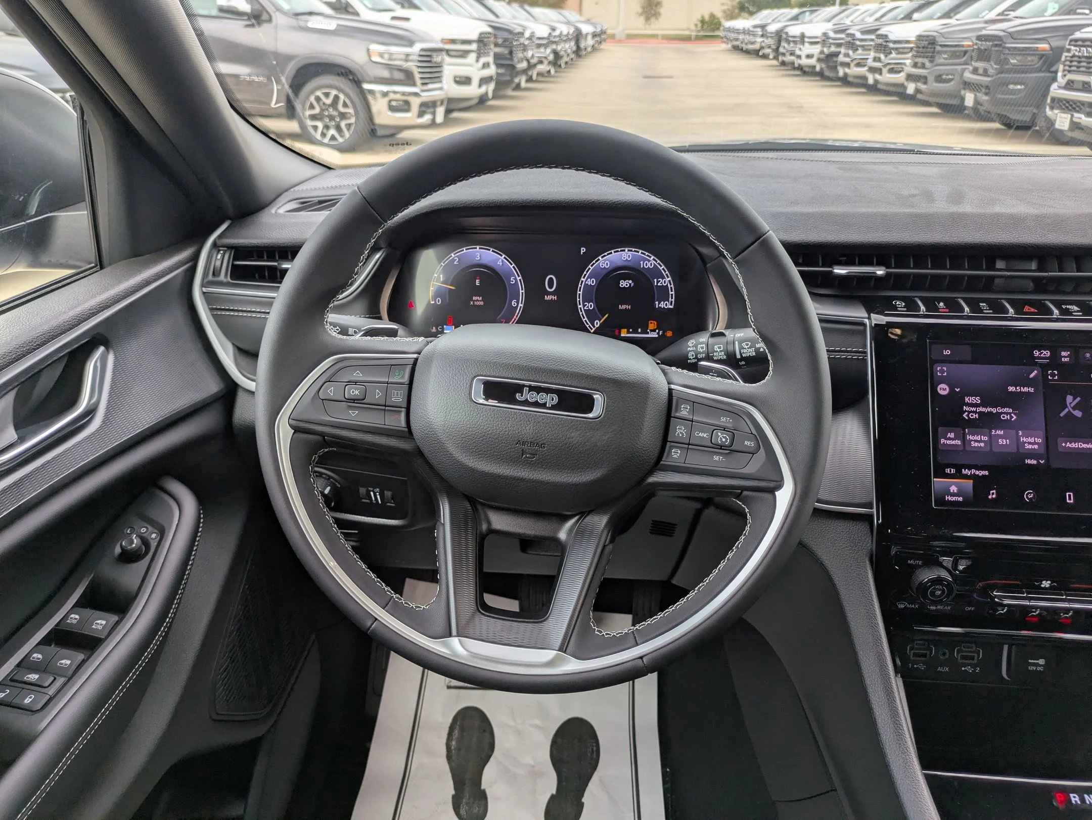 New 2025 Silver Zynith Exterior Paint Jeep Laredo image 18