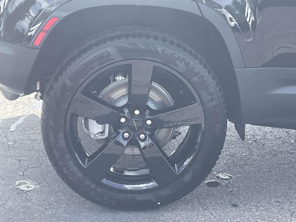 New 2026 Santorini Black Land Rover S image 6