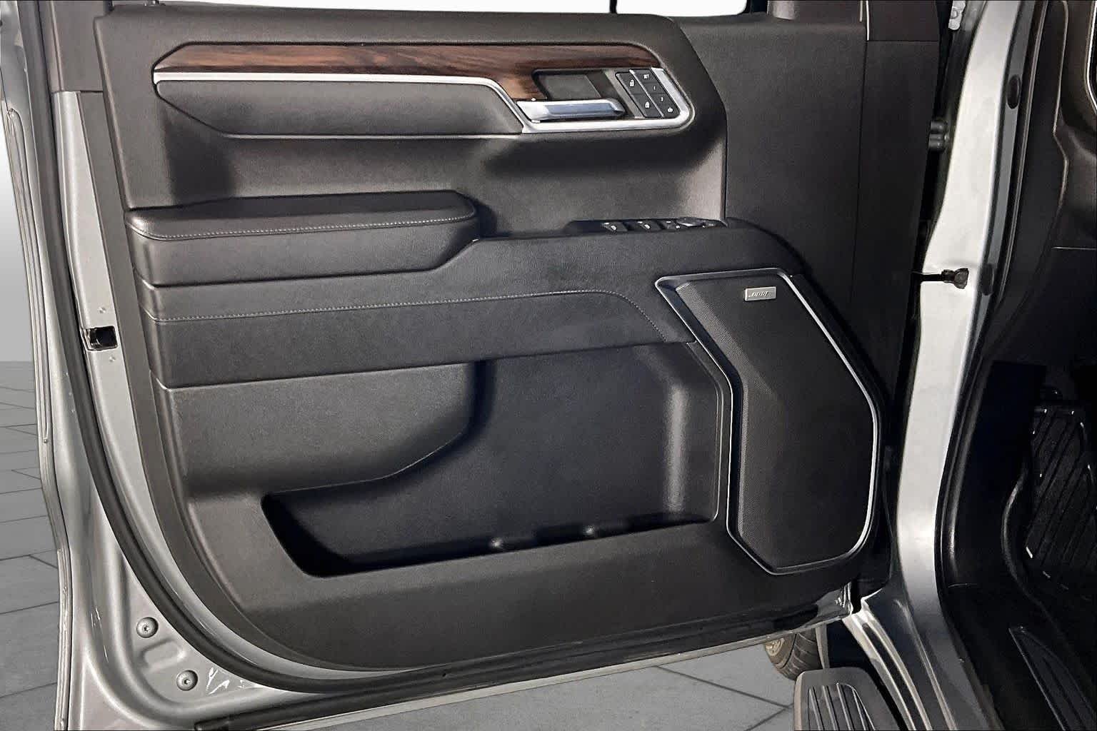 Used 2023 Sterling Metallic GMC SLT image 21