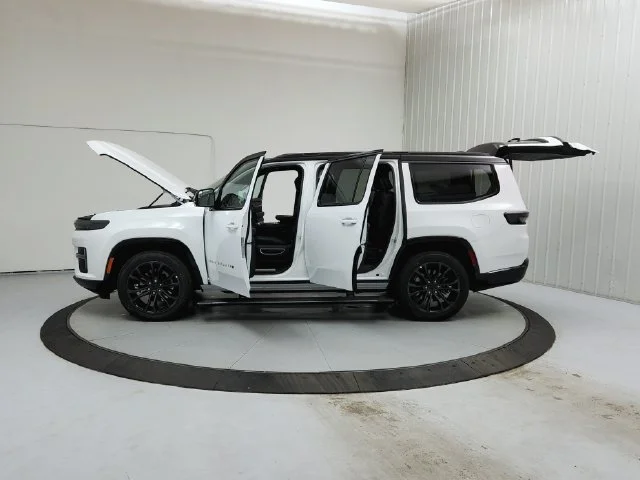 2026 Jeep Grand Wagoneer Summit Obsidian - Photo 13