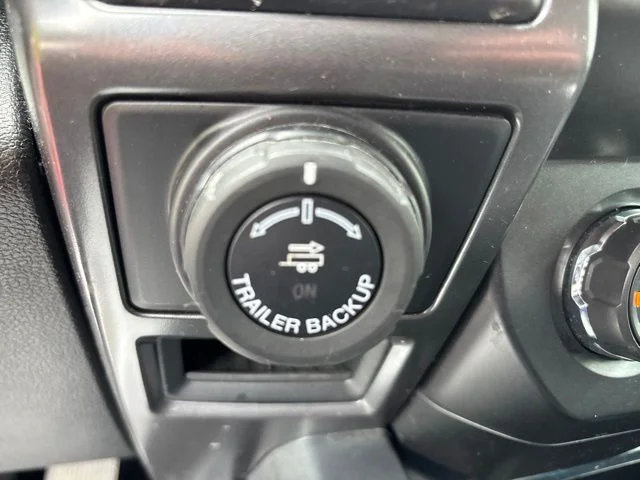Used 2020 Red Ford XLT image 28