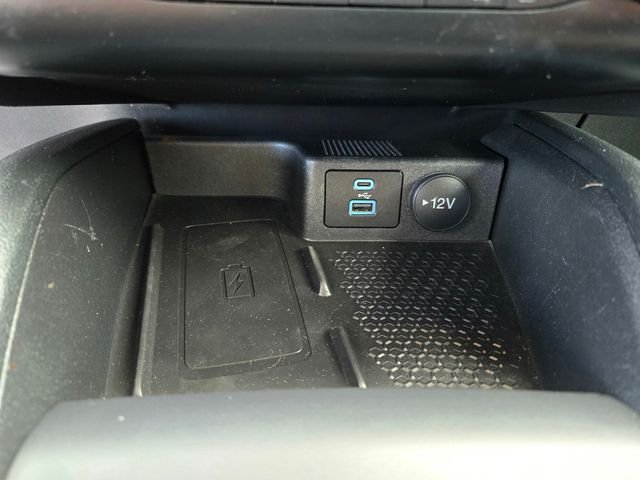 Used 2022 Red Ford Outer Banks image 14