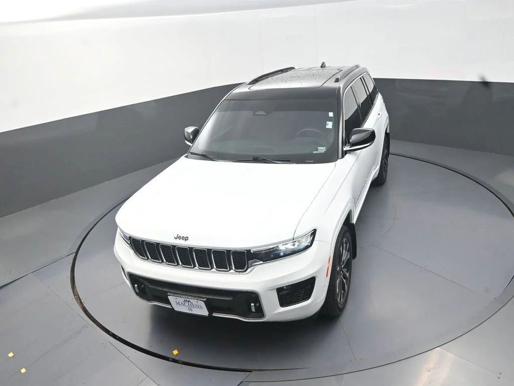 Used 2024 White Jeep Overland image 16