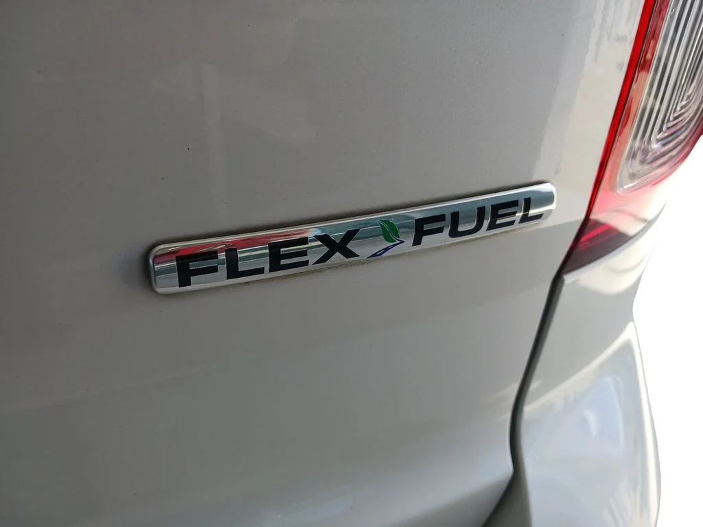 Used 2015 White Ford XLT image 29