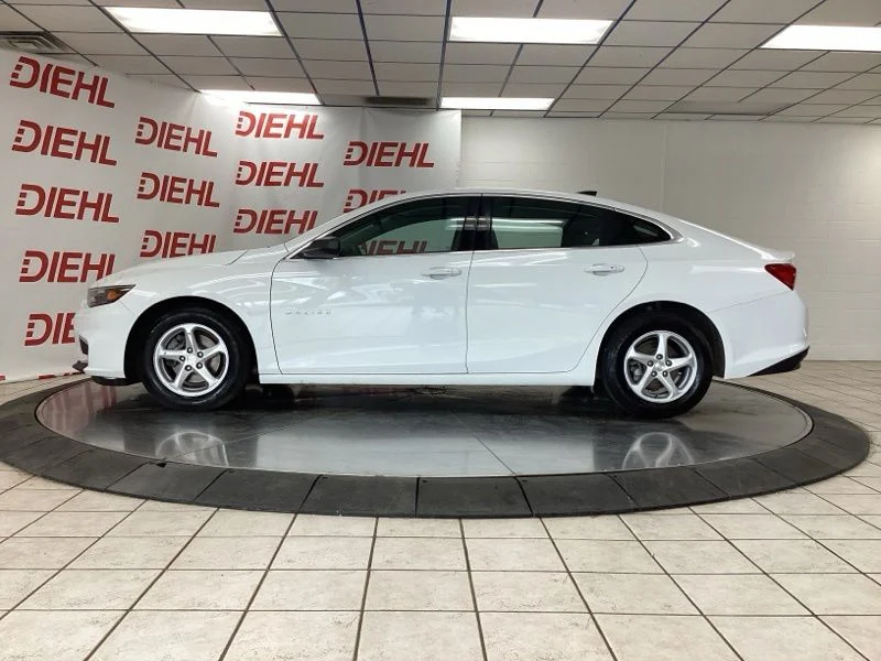 Used 2018 White Chevrolet LS image 4