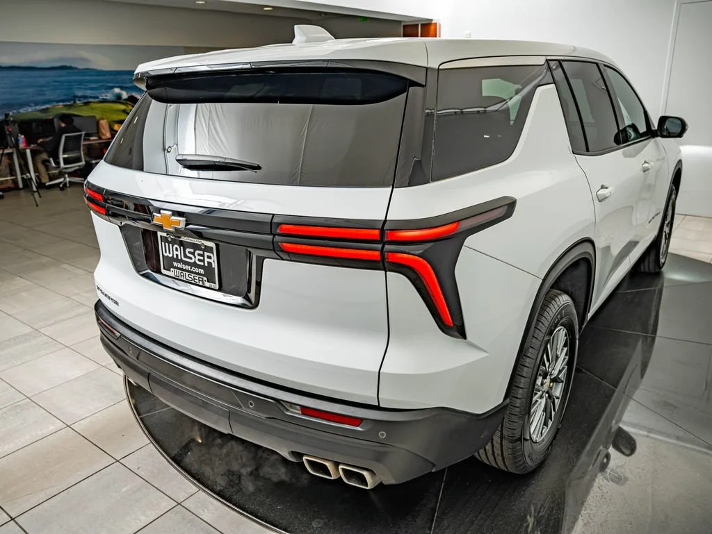 Used 2024 Summit White Chevrolet LS image 16