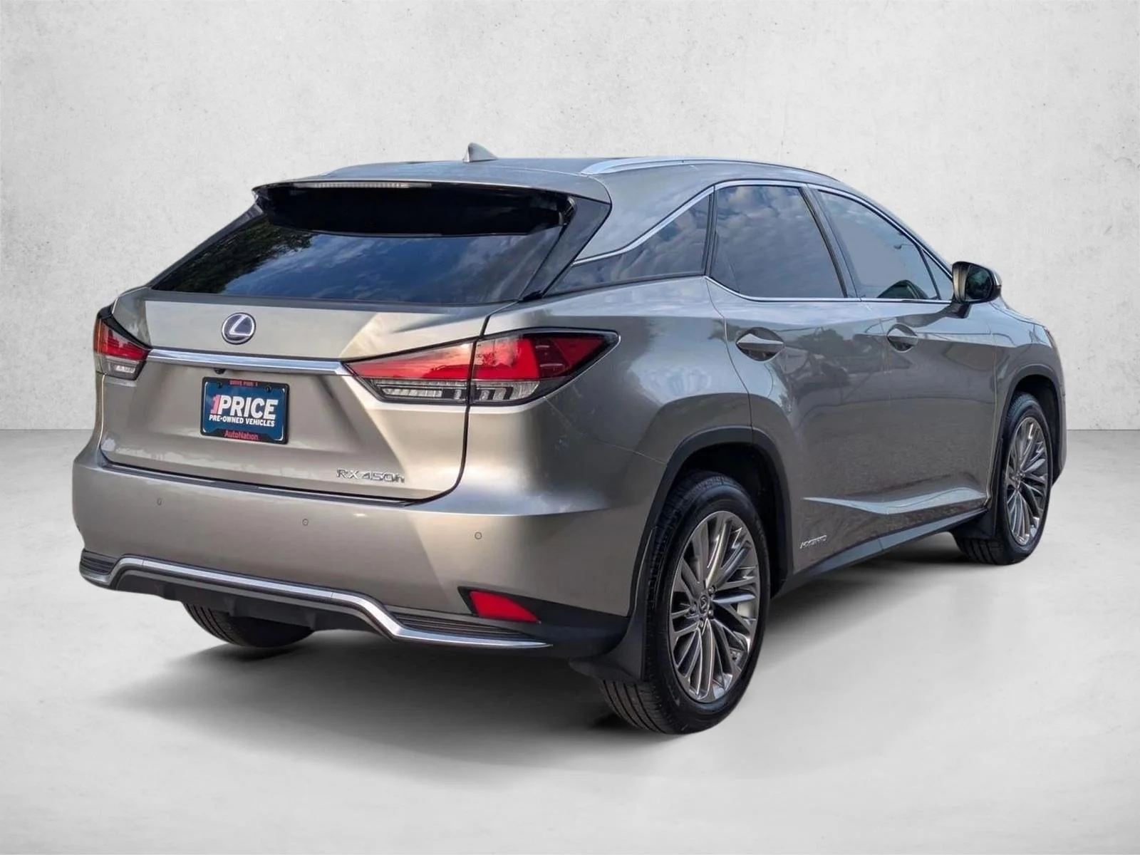 Used 2022 Atomic Silver Lexus RX 450h image 5