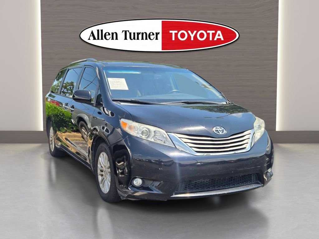 Used 2015 Black Toyota XLE image 4