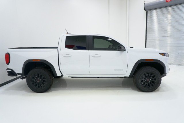 New 2026 Summit White GMC Elevation image 4