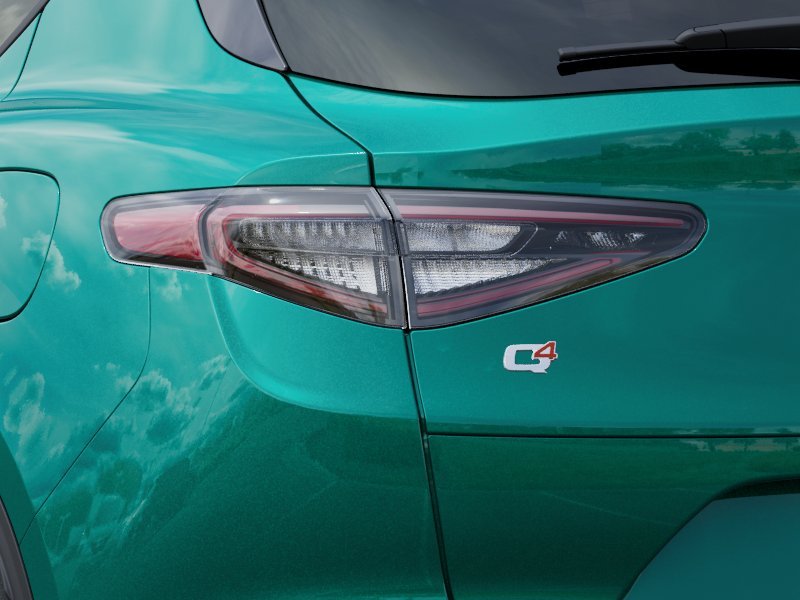 New 2026 Verde (Green) Fangio Metallic Exterior Paint Alfa Romeo Base image 5