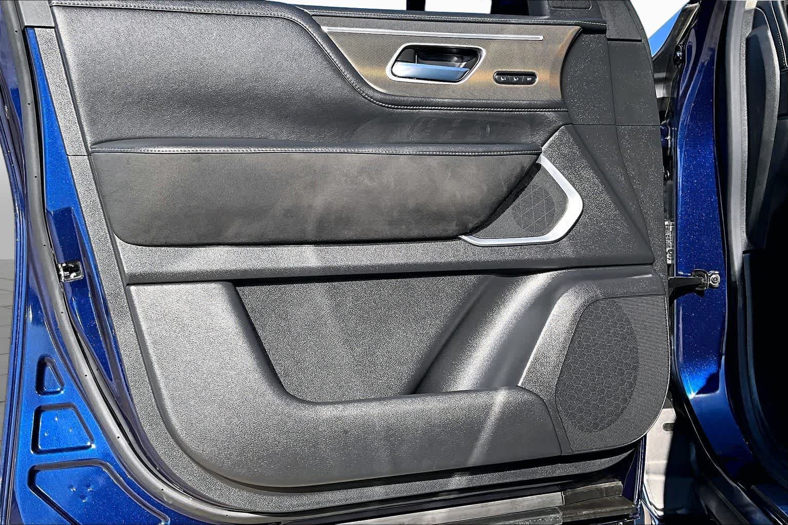 Used 2025 Grand Blue INFINITI LUXE image 31
