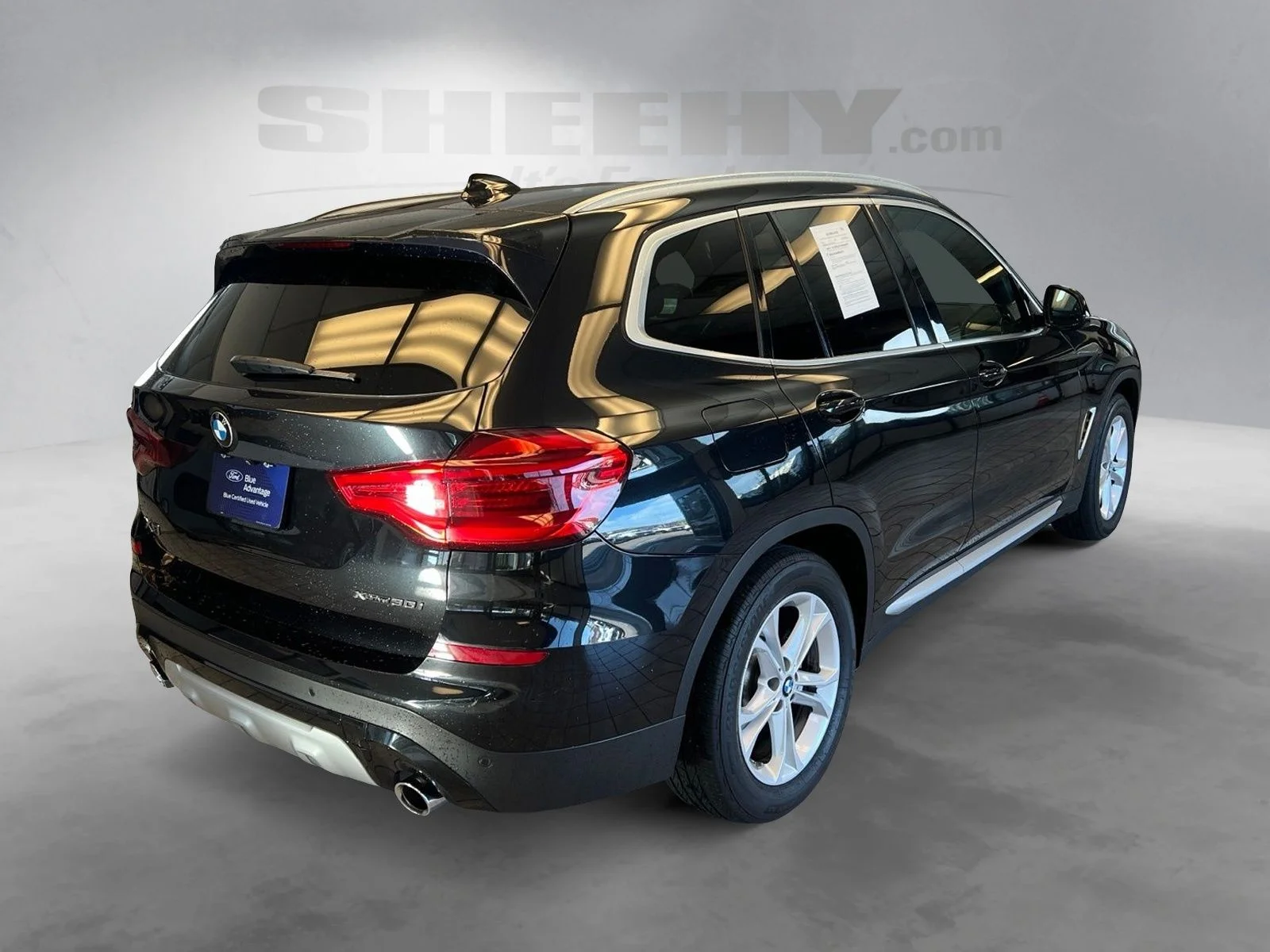 Used 2021 Black Sapphire Metallic BMW xDrive30i image 12