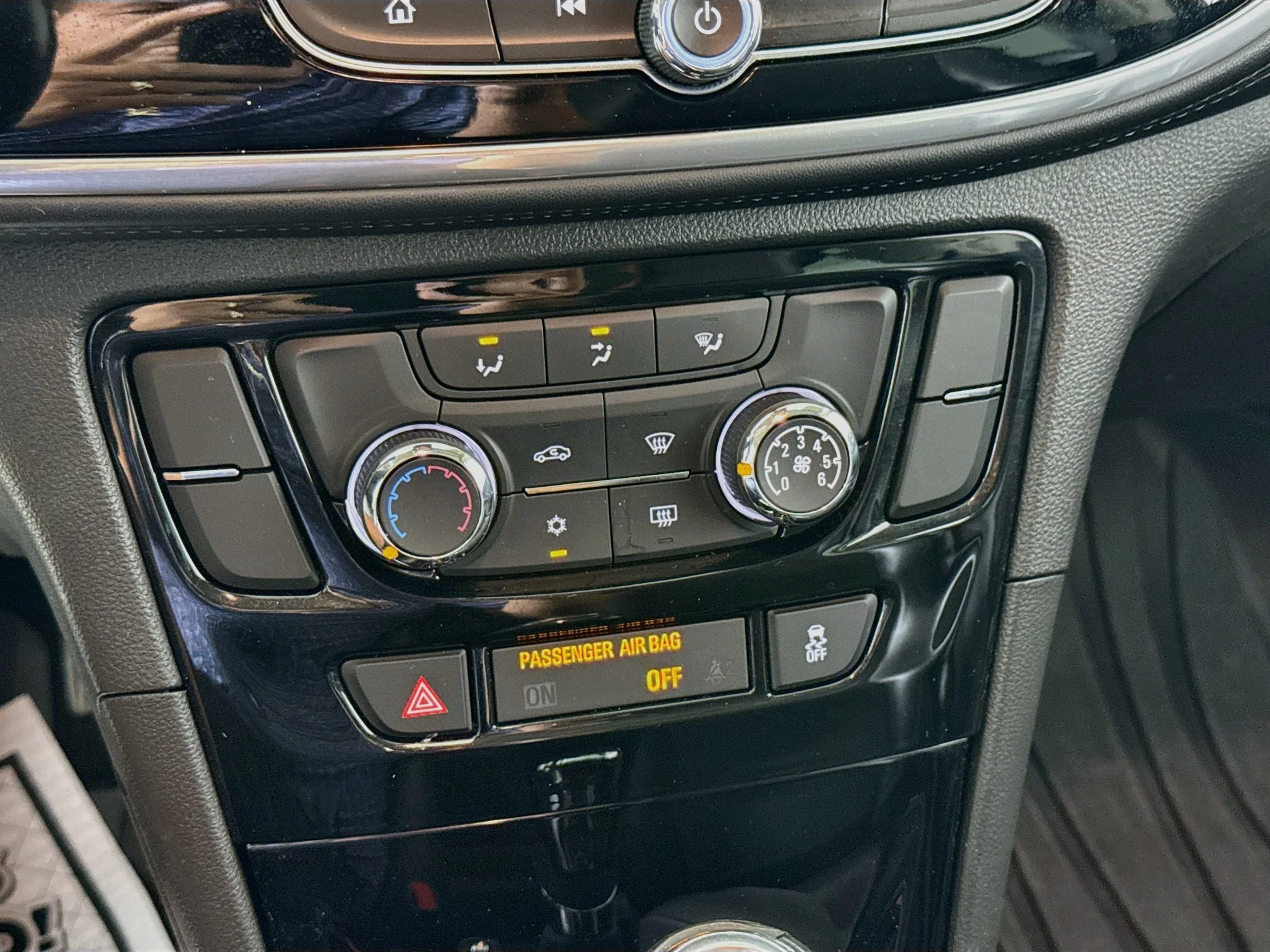 Used 2019 Gray Buick Preferred image 18